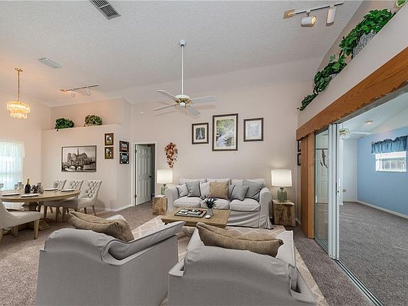 3rd image of 161 Lake Shore Dr W