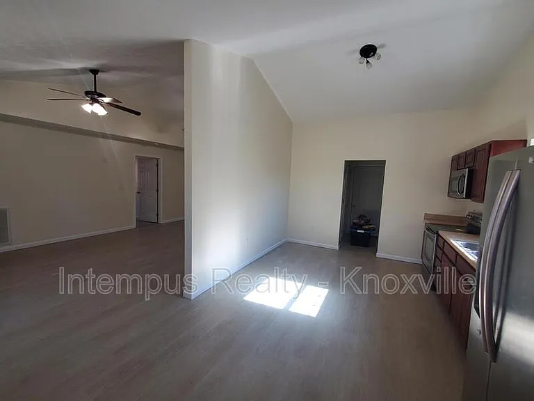 306 Joshua Landing Ct — Photo 9
