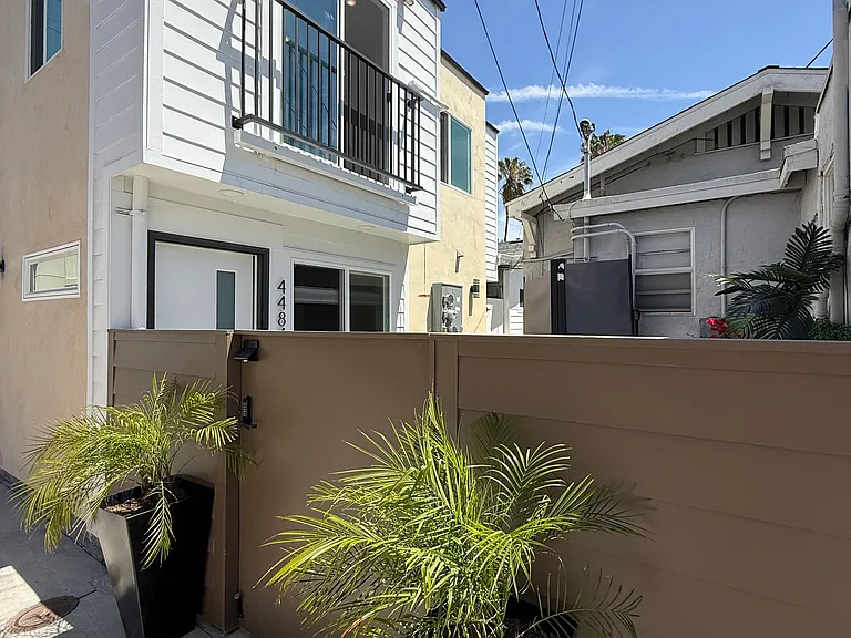 4486 Georgia St — Photo 1