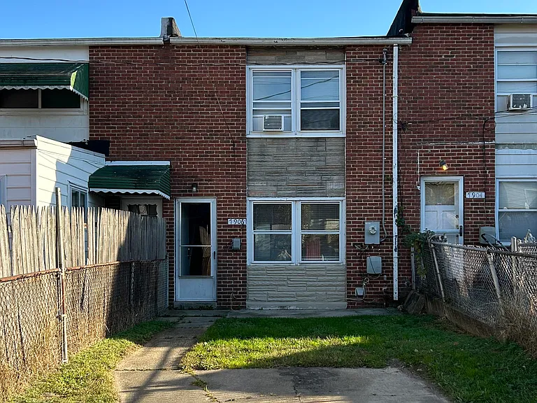 7906 Gough St — Photo 11