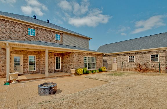5th image of 311 Spencer Lakes Dr