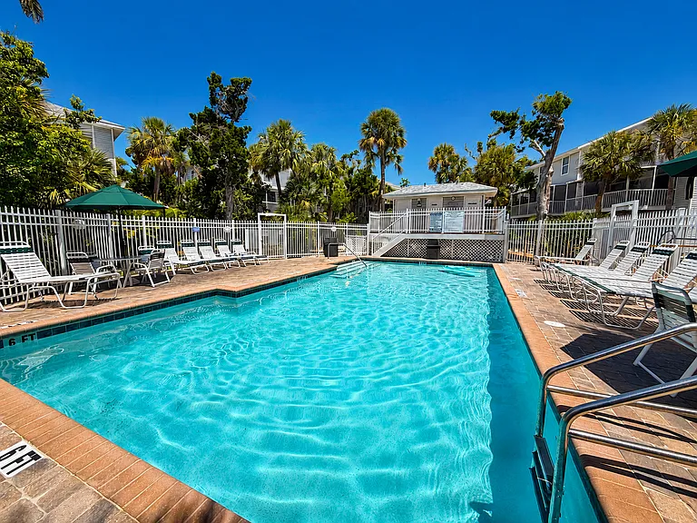 6250 Holmes Blvd #72 — Photo 38