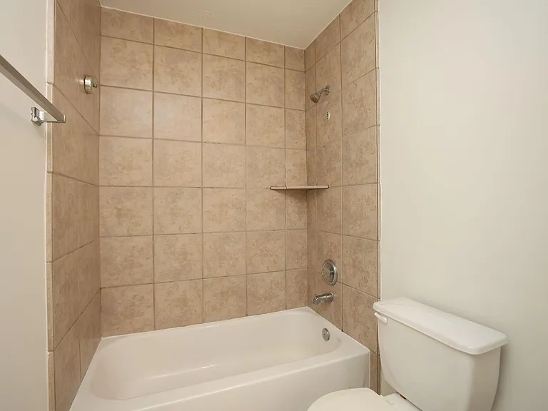 5007 Creekbridge Ct — Photo 34