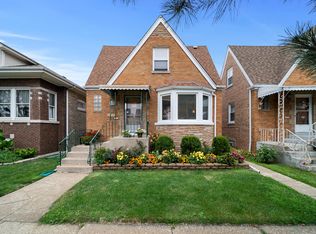 5904 W Eddy St, Chicago, IL 60634