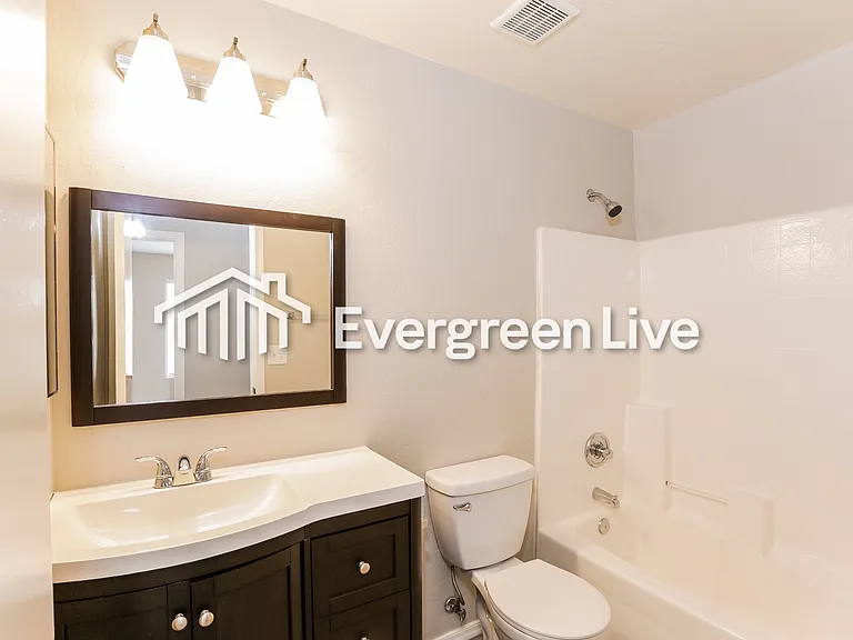 10422 W Oregon Ave — Photo 5