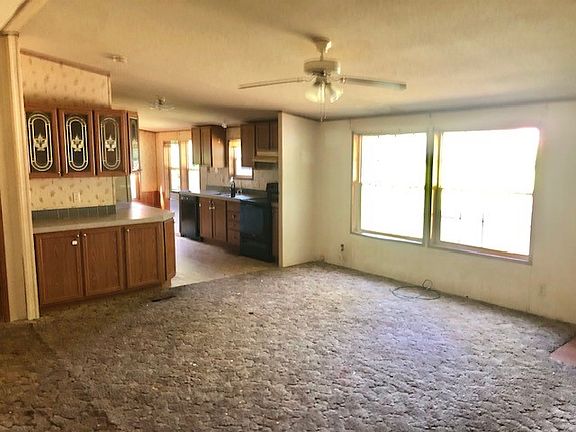 3rd image of 209 Deer Dr