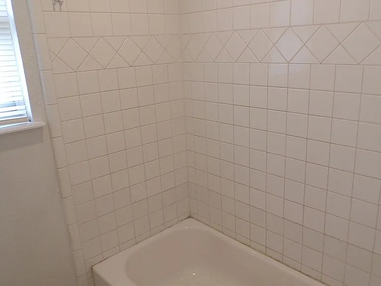 2335 NW 41st St — Photo 15