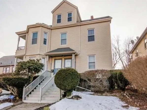 27 Becket St, Dorchester Center, MA 02124