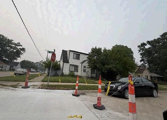 2nd image of 11003 Ford Ave