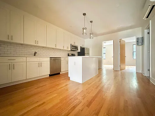 Rented by Doorway NYC, LLC | media 1