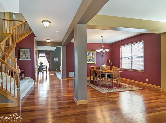3rd image of 404 Oakmont Dr