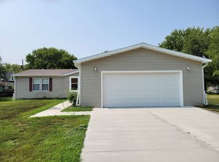 211 C St, Central City, NE 68826
