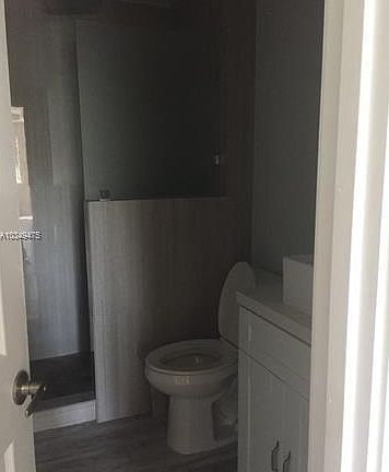 5th image of 100 Edgewater Dr APT 324