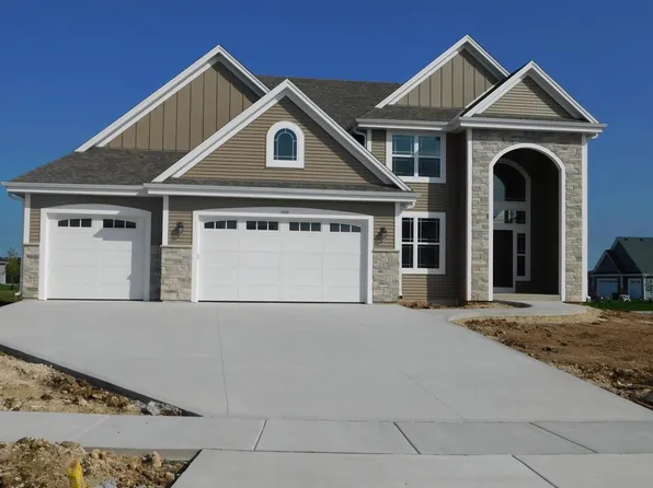 1952 North Cora DRIVE, Grafton, WI 53024