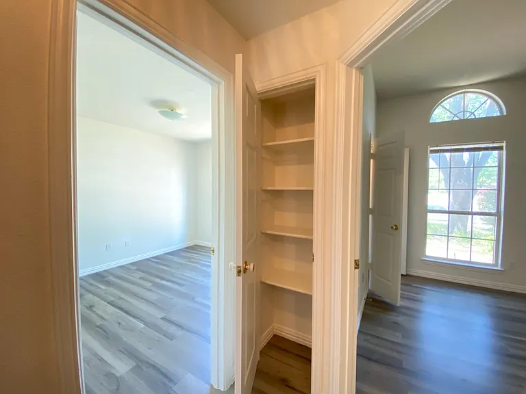 1212 Oak Valley — Photo 7