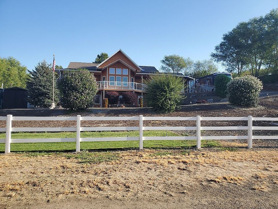 2nd image of 2791 18th St