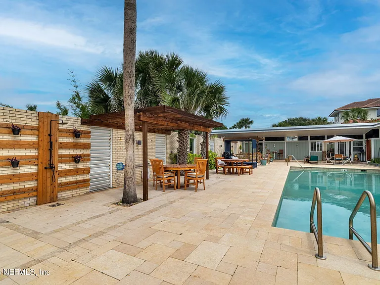 2337 Seminole Rd #C — Photo 24