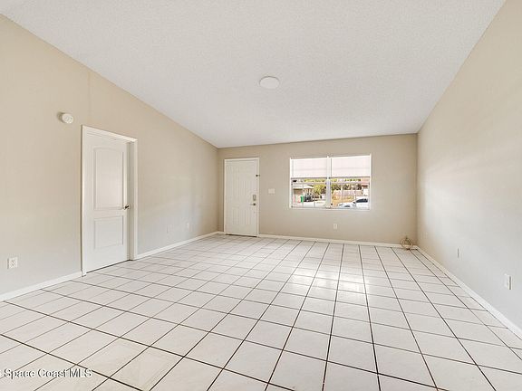 4th image of 4715 Greenhill St