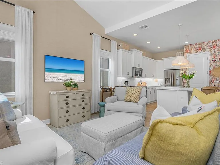7286 Saona Ct — Photo 14