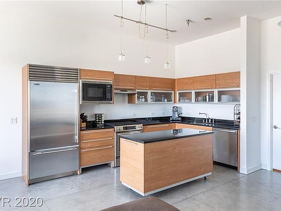 3rd image of 200 Hoover Ave Unit 1005