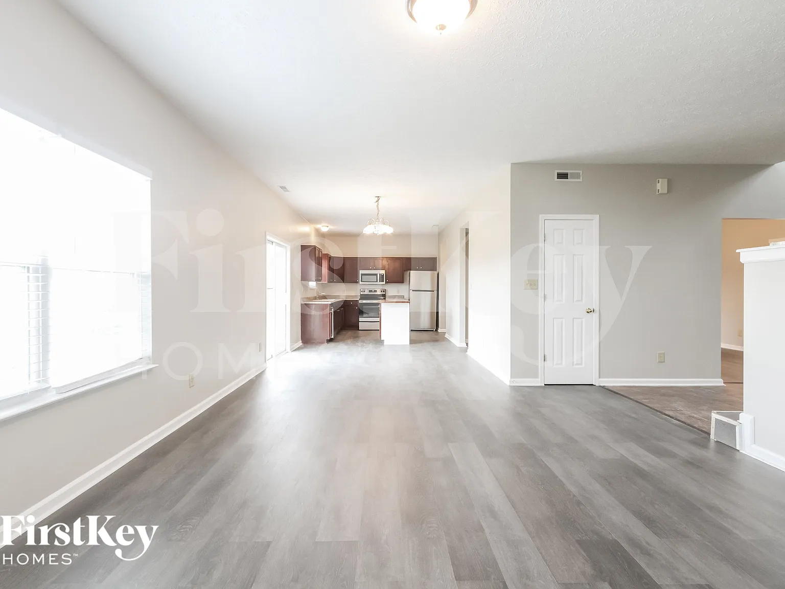 3 bed, 2.5 bath, 2505 sqft, $2,430 — Photo 4