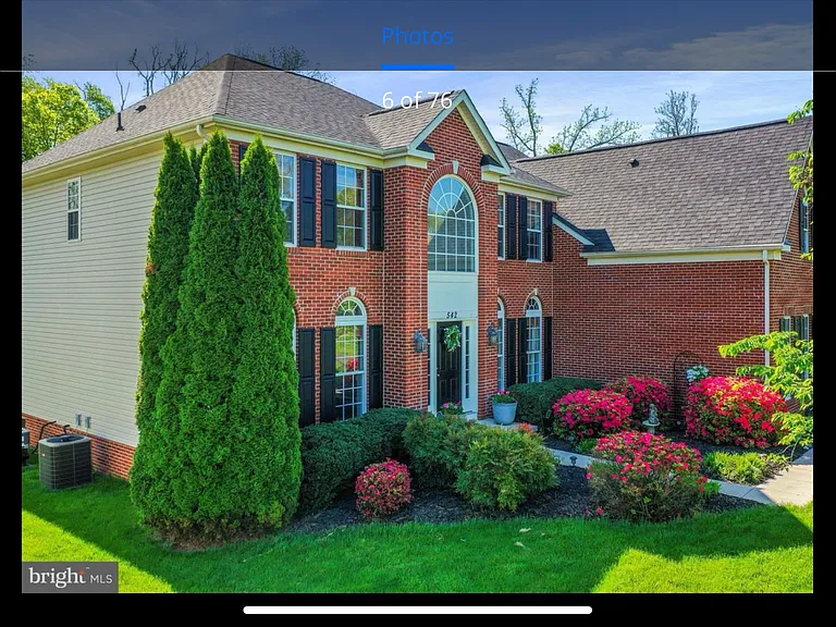 542 Sawgrass Dr — Photo 2