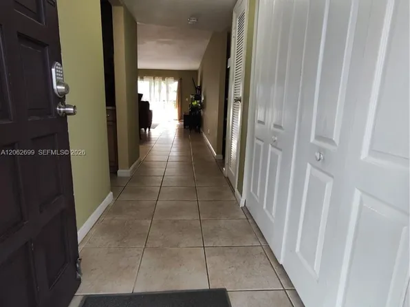 6301 N Falls Circle Dr APT 410, Lauderhill, FL 33319