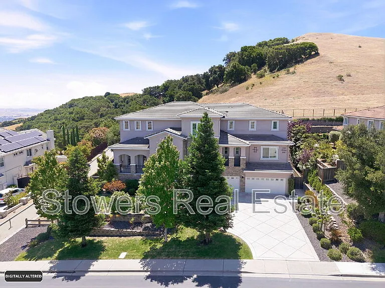 3315 Ashbourne Cir — Photo 2