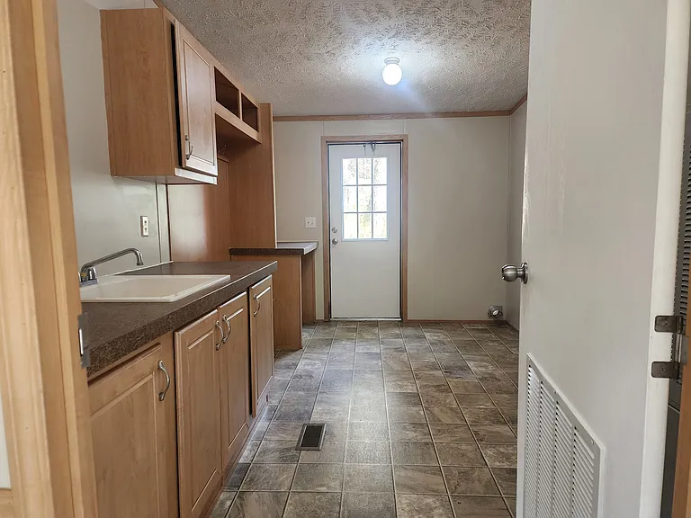 1044 Hamlets Chapel Rd — Photo 7