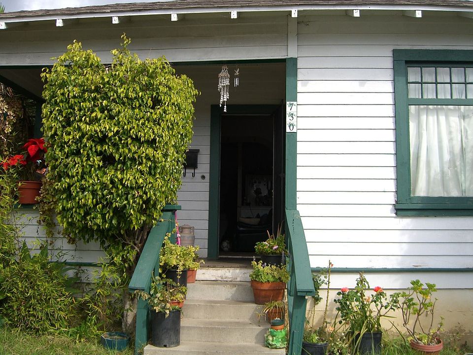 3 Bed / 1 Bath (720 Olive St)