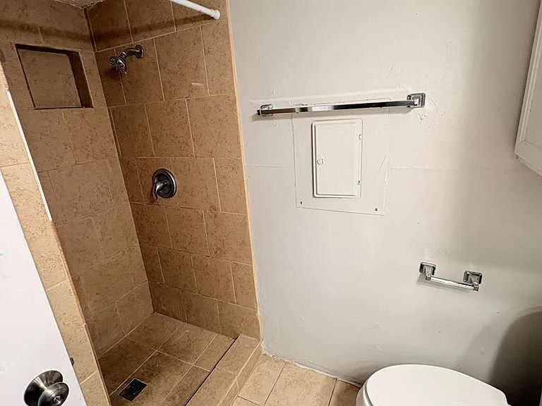 9821 Walnut St #304 — Photo 6