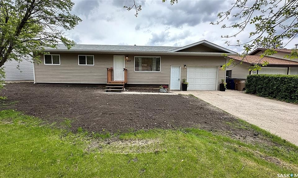 1st image of 807 107th AVENUE