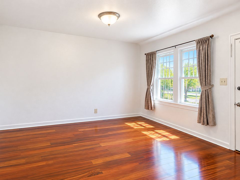 1st image of 1137 Cedar Ave #2