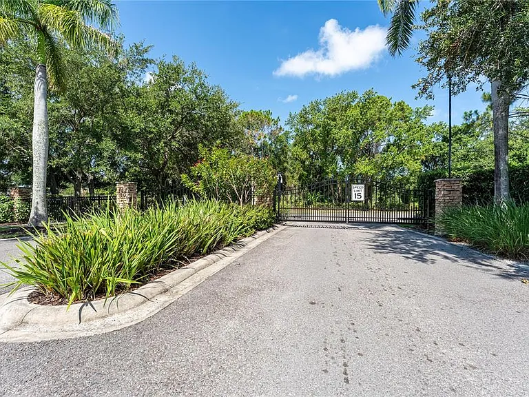 1346 Grantham Dr — Photo 38