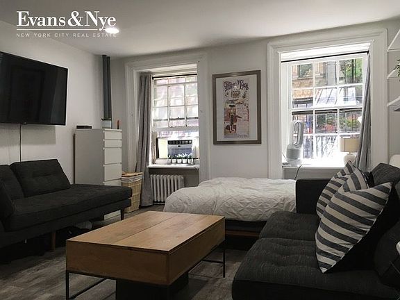 3rd image of 5 Charles St APT 1F