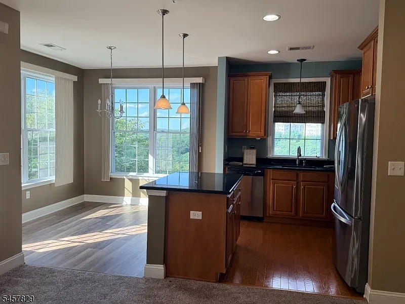 2 bed, 2.0 bath, 1152 sqft, $3,250 — Photo 4