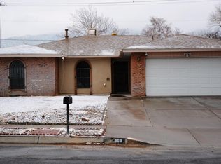 908 Pawnee St NE, Albuquerque, NM 87123