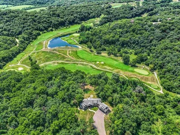 19 Cedar Rim Trl, Galena, IL 61036
