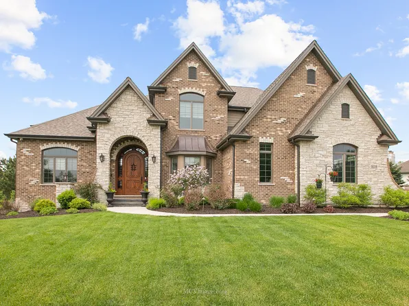 18019 S Crystal Lake Dr, Mokena, IL 60448