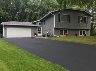 8905 Darnel Rd, Eden Prairie, MN 55347