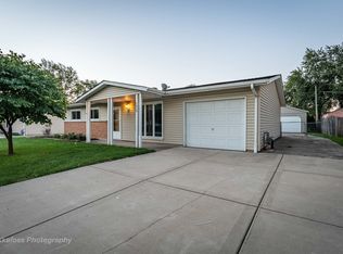 1429 Sequoia Ln, Darien, IL 60561
