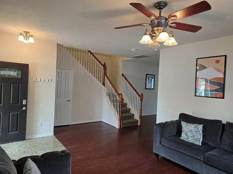 2715 Riverhollow Ln — Photo 8