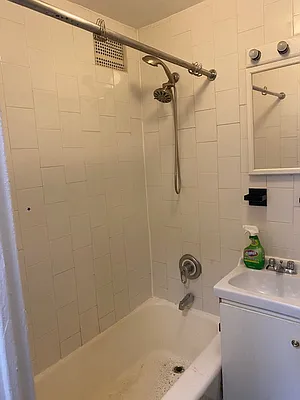 Rented by Batra Group Inc | media 37