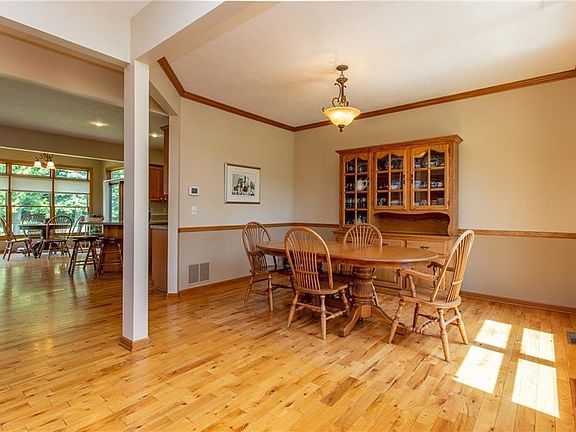 5th image of 9084 Lakeview Dr