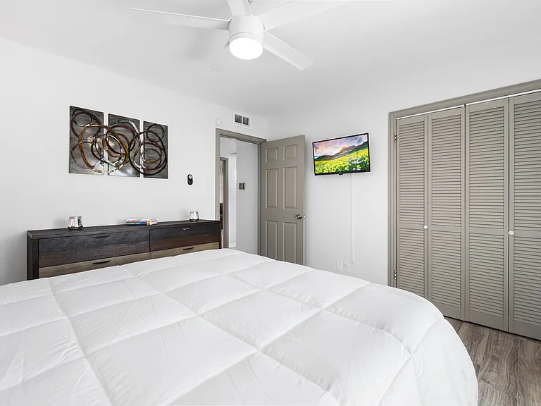 5646 Gaston Ave #120 — Photo 11