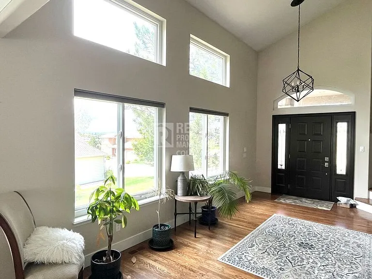 5016 Briscoglen Dr — Photo 3