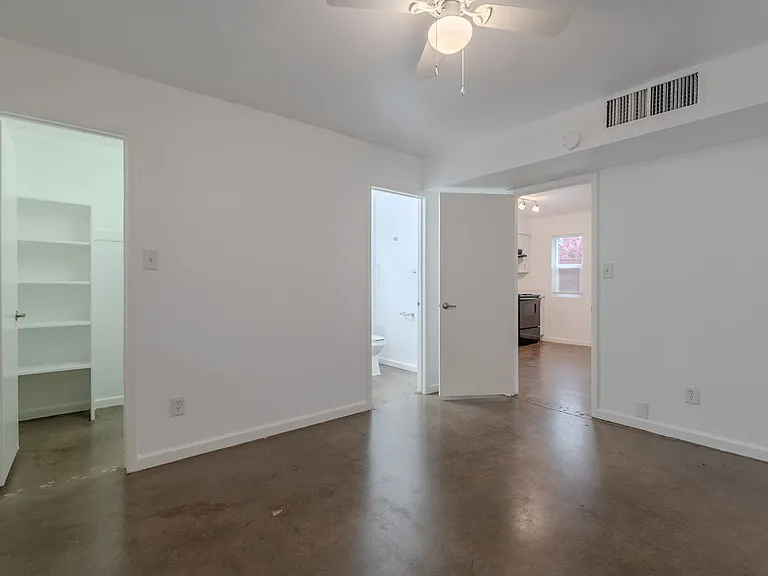 1421 E Roosevelt St #1 — Photo 8