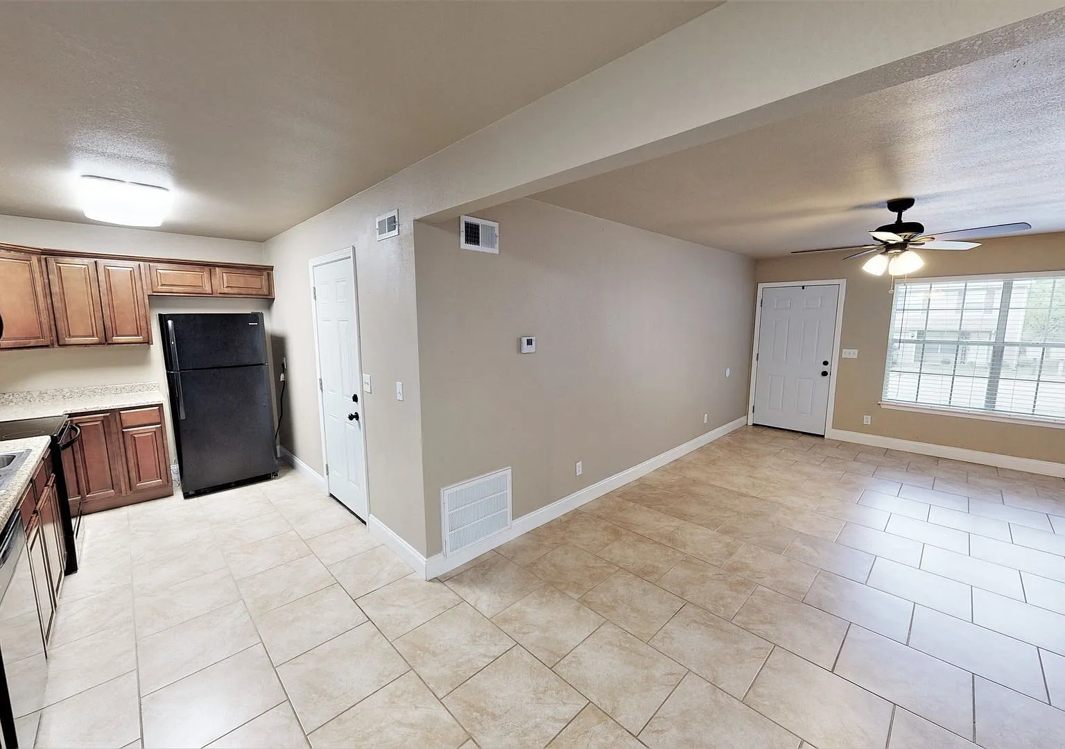 2068 Honeysuckle Lane — Photo 4