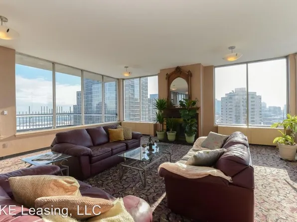 1707 N Prospect Ave #11, Milwaukee, WI 53202