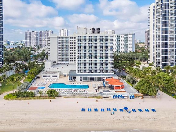 4th image of 19201 Collins Ave #628